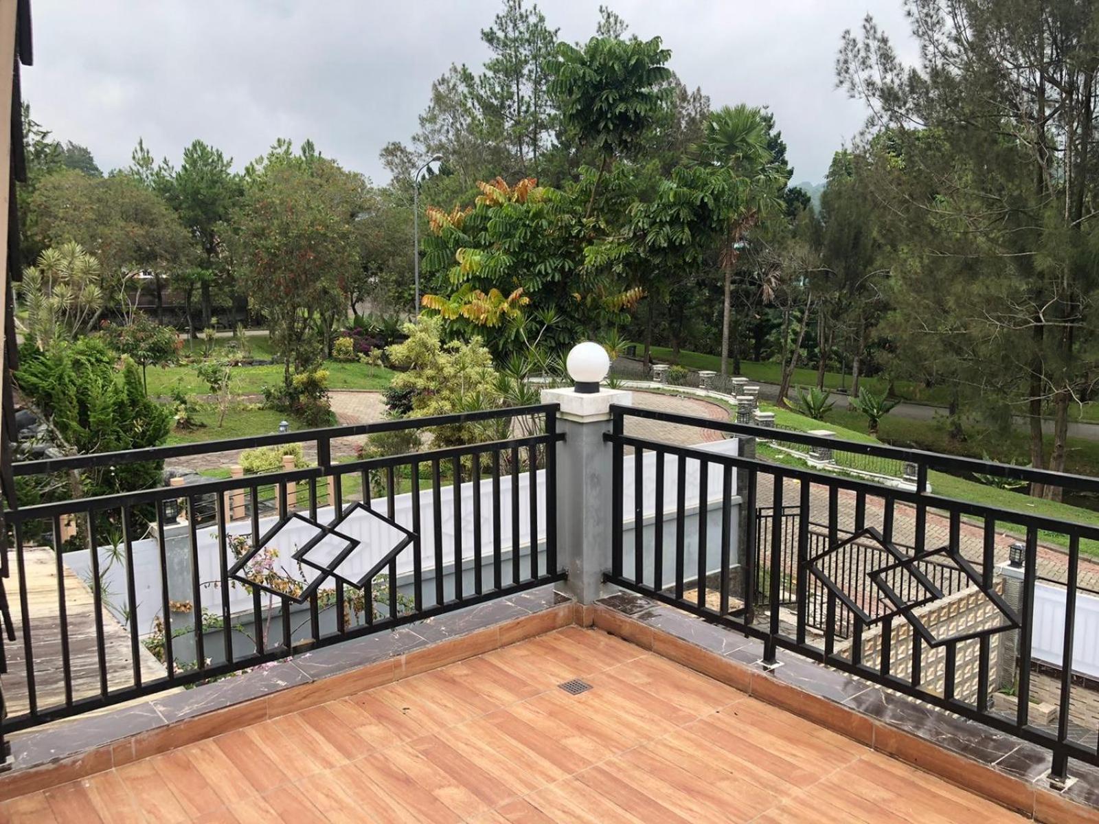 Eton Asia Villas-Kota Bunga Пунчак Экстерьер фото