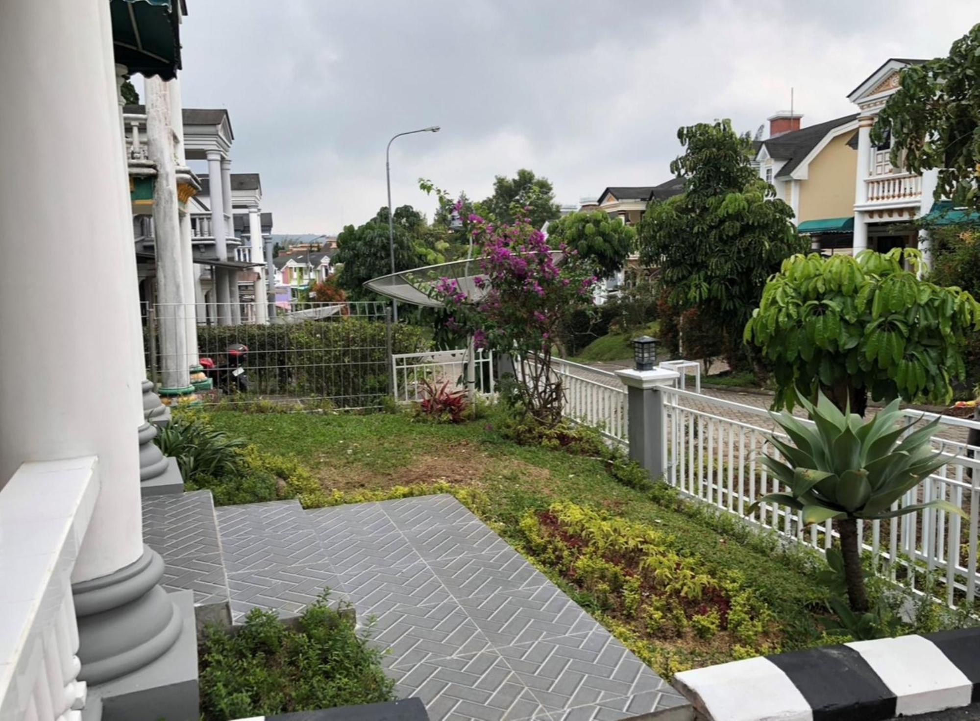 Eton Asia Villas-Kota Bunga Пунчак Экстерьер фото