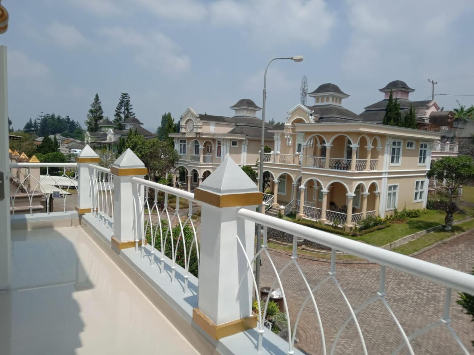 Eton Asia Villas-Kota Bunga Пунчак Экстерьер фото