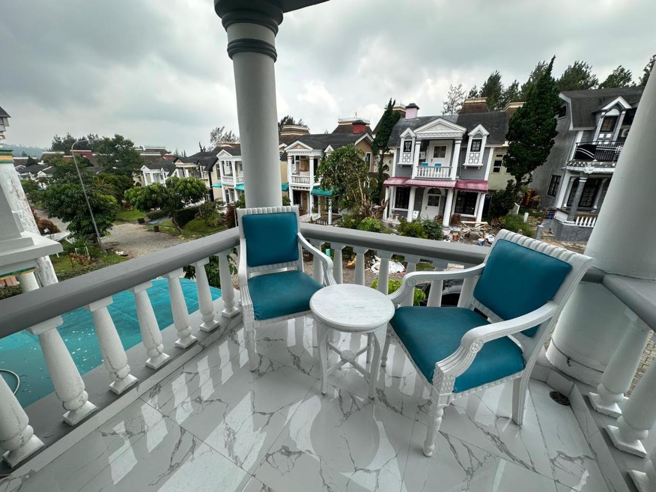Eton Asia Villas-Kota Bunga Пунчак Экстерьер фото